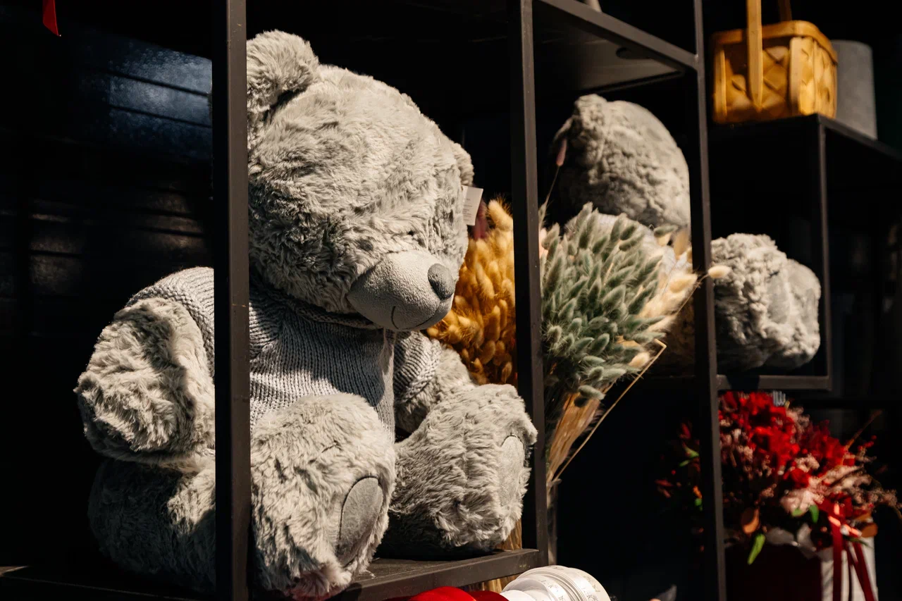 У игроков цветочного рынка ажиотаж – товар разбирают по пути на склад (фото) У игроков цветочного рынка ажиотаж – товар разбирают по пути на склад (фото)