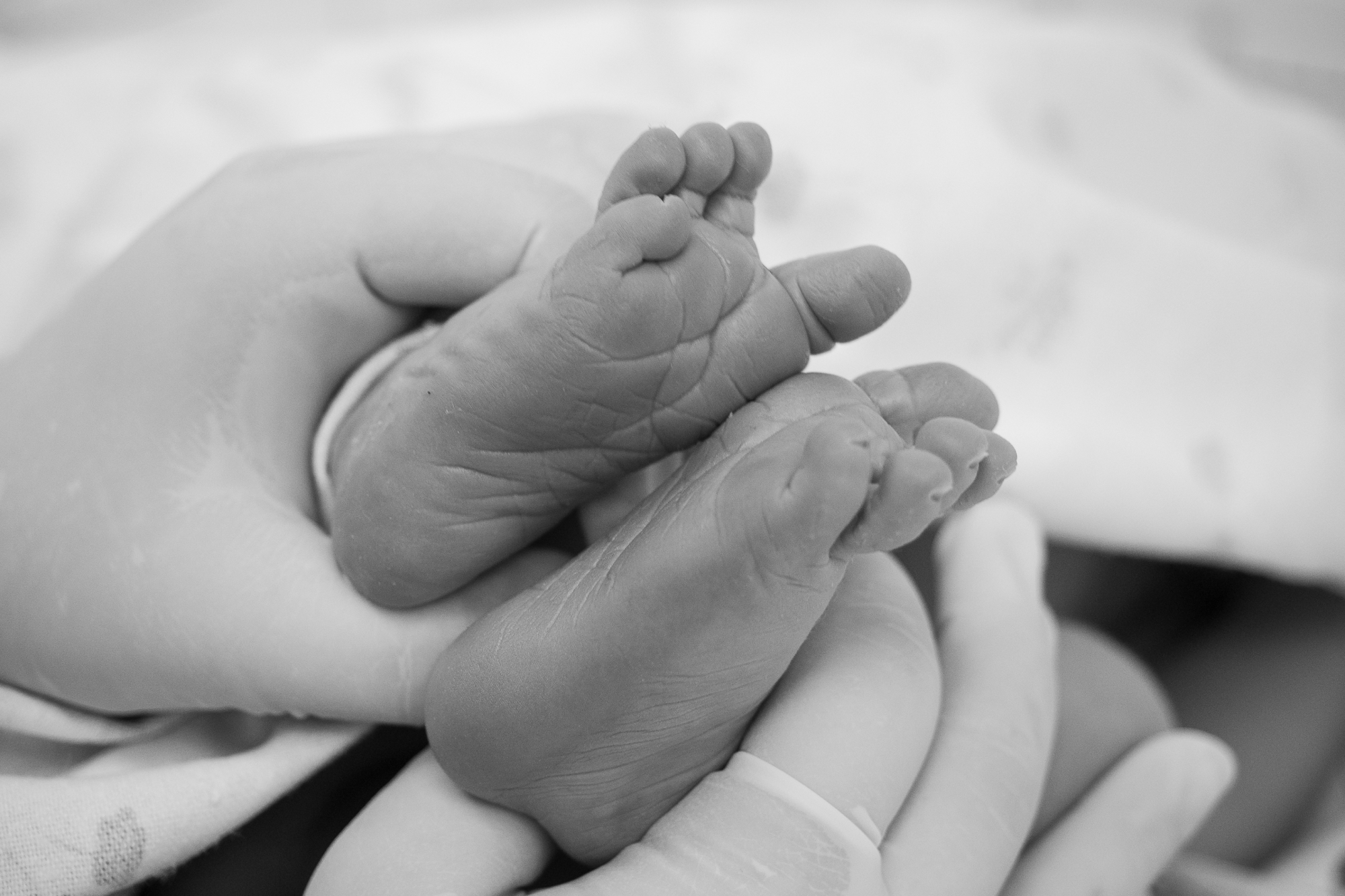 «Это не съемки new born»: в КДМЦ ведут концептуальную life-фотохронику родов