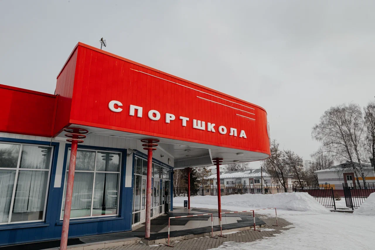 Фото: в Челнах уже второй год закрыт ледовый дворец, который открывал Третьяк Фото: в Челнах уже второй год закрыт ледовый дворец, который открывал Третьяк