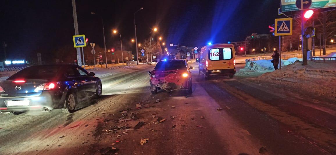 В Челнах пьяная автоледи протаранила иномарку – пострадали трое (фото)
