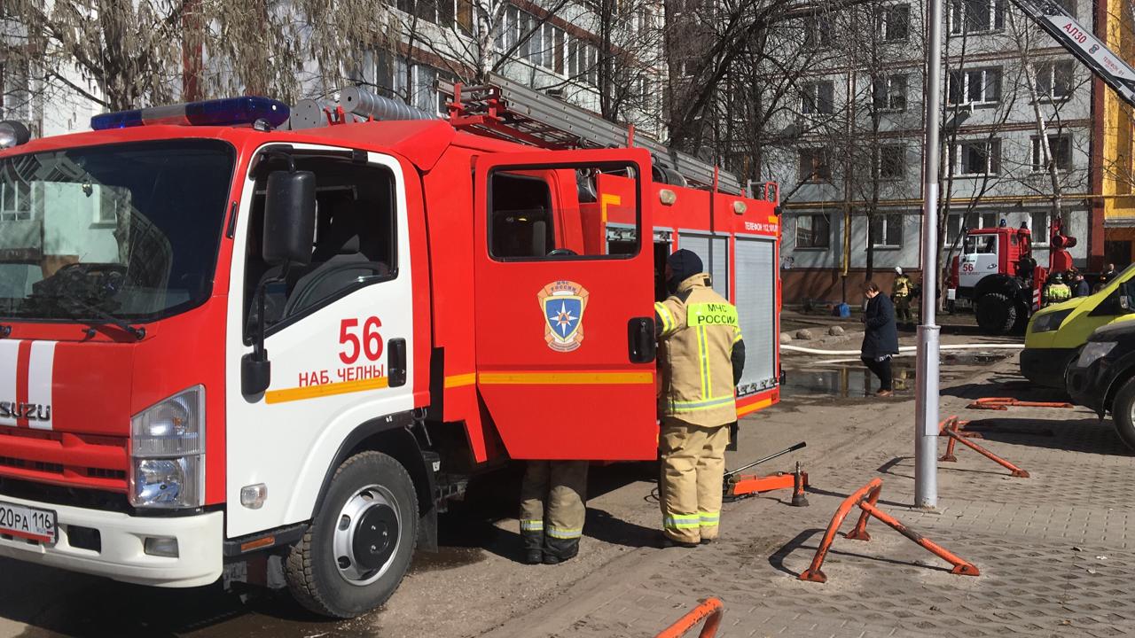 Гараж 500 в набережных челнах пожар. Пожарная станция Челны сгоревшая комплекс37. Жуткий пожарный. Пожар 41/05 фото. Пожар 41/05.