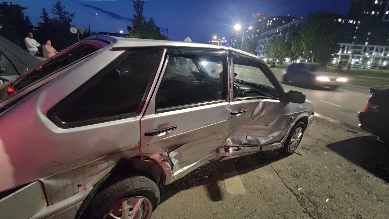 В ДТП с четырьмя автомобилями около «Сердца города» пострадал подросток (фото)