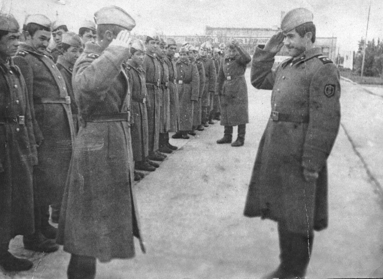 Архив: солдаты военной части, которая существовала в Челнах до 90-х