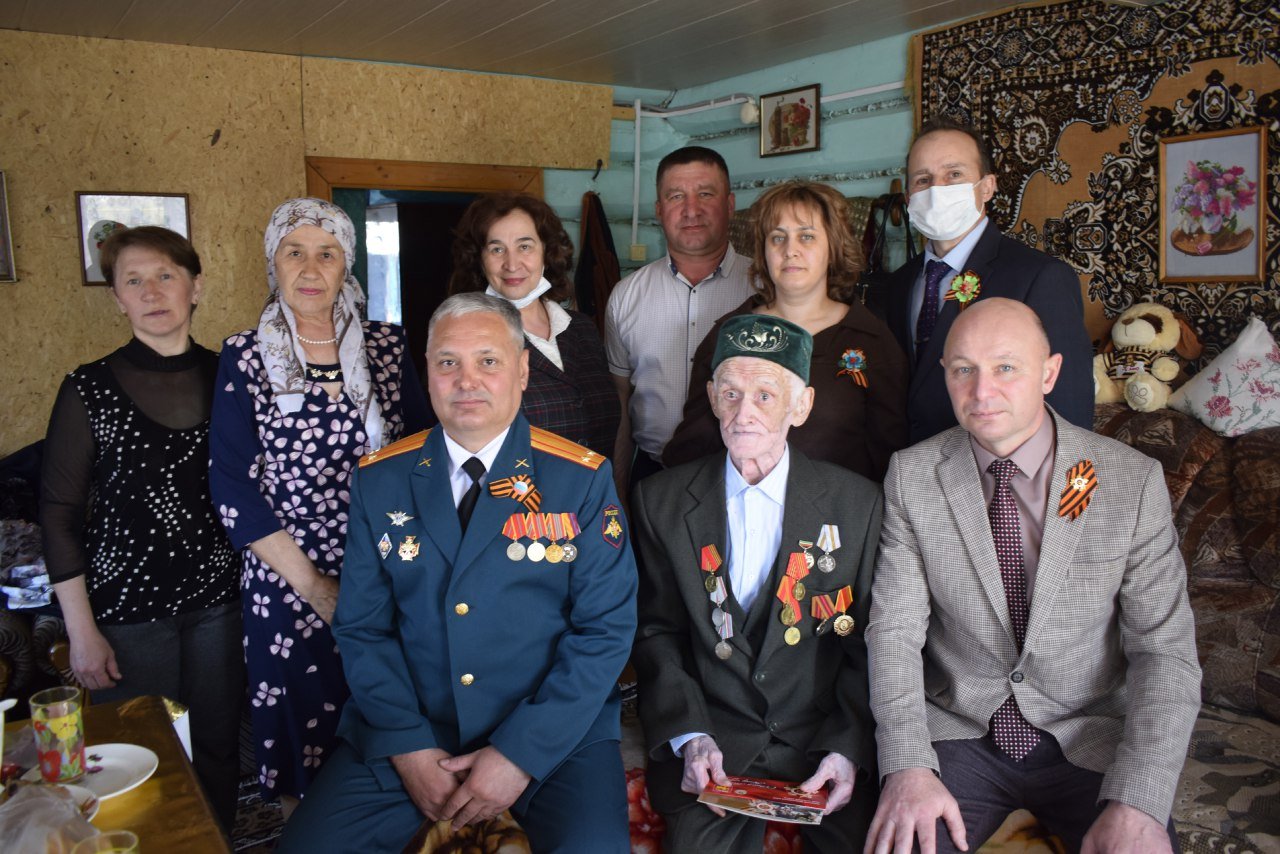 Фаил Камаев и Альфия Когогина побывали у ветеранов Тукаевского района (фото)