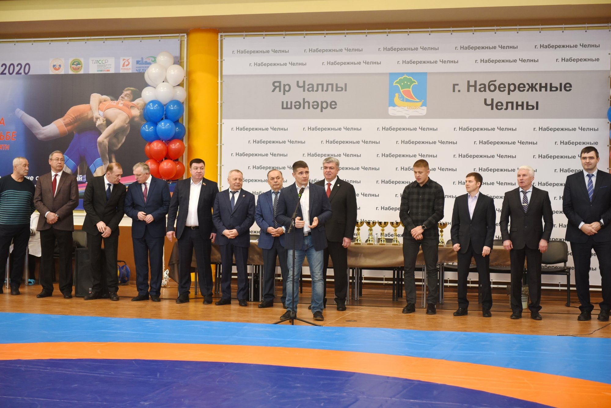 Наиль Магдеев и Ринат Абдуллин оценили ремонт спортивной школы «Витязь» (фото)