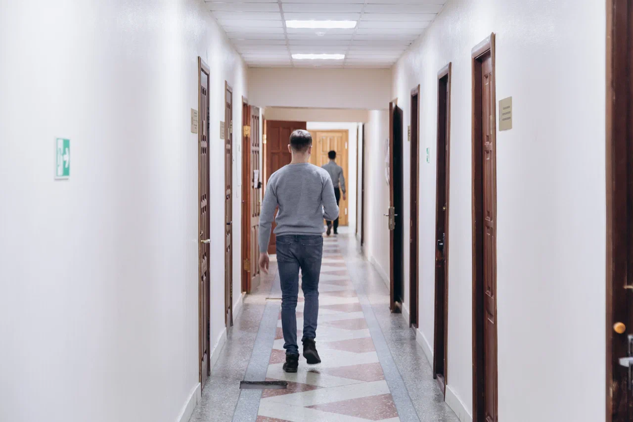 «Мы снимаем квартиру, у нас пятеро детей. Еще ипотеку нужно платить за дом, которого нет…»