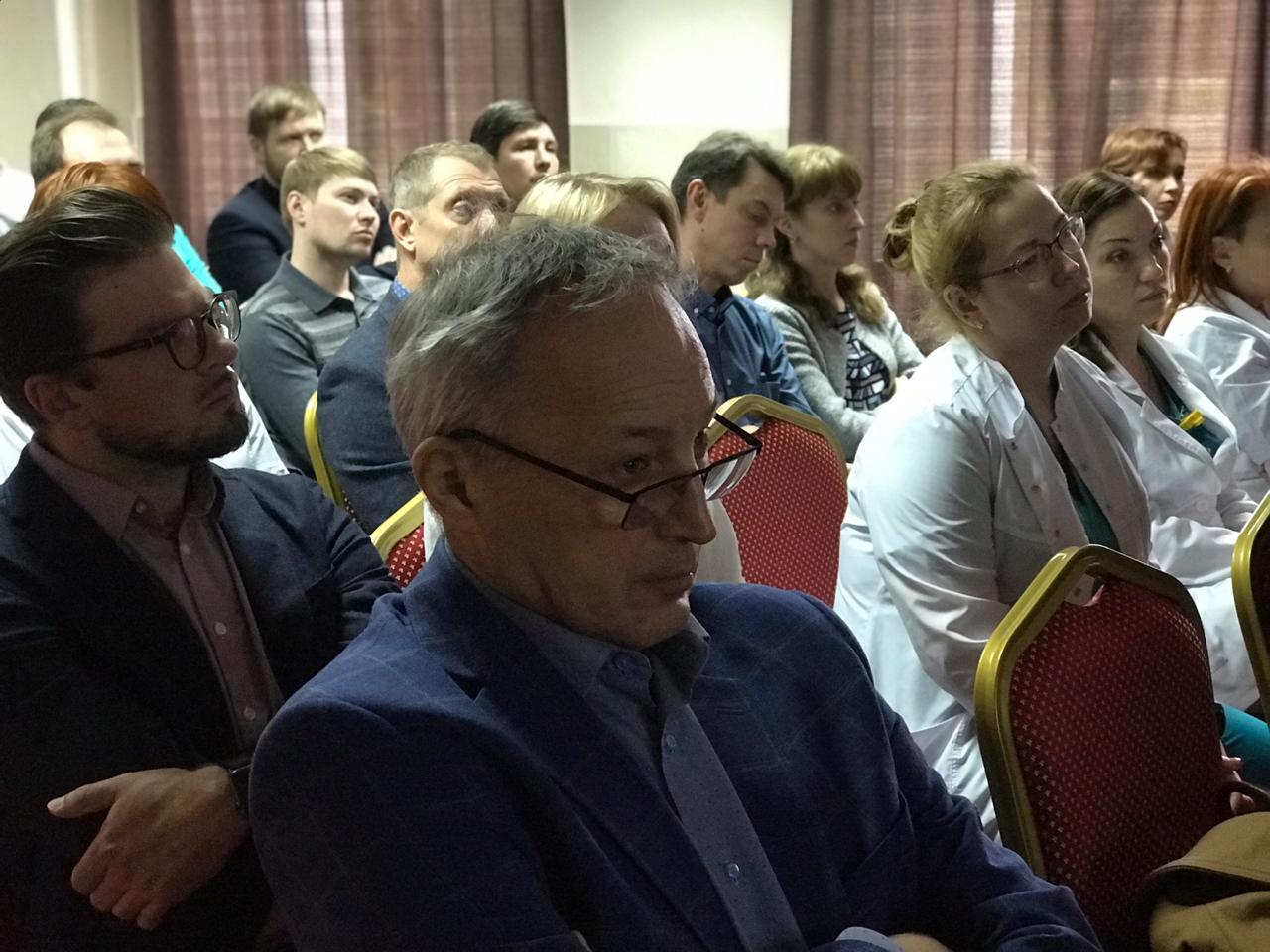 В БСМП известный в России кардиохирург провел операцию в прямом эфире