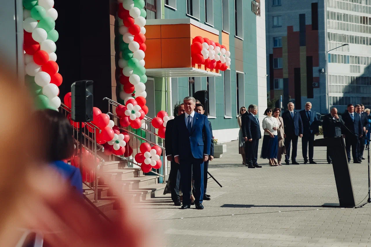 В Челнах открыли профильный лицей №42, построенный за полгода (фото)
