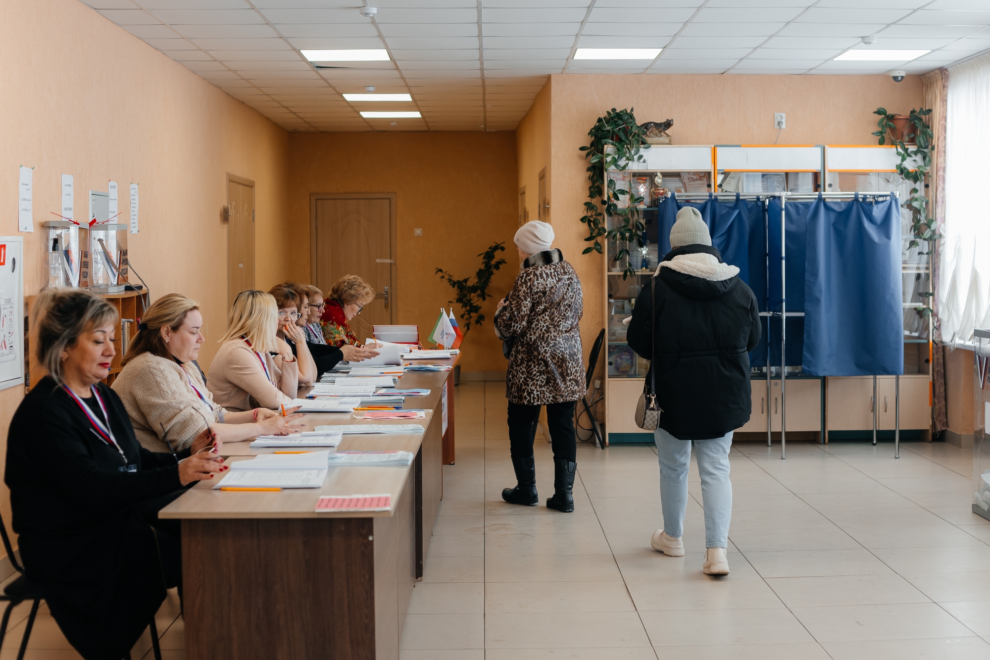 Фото: как проходит второй день выборов в Тукаевском районе