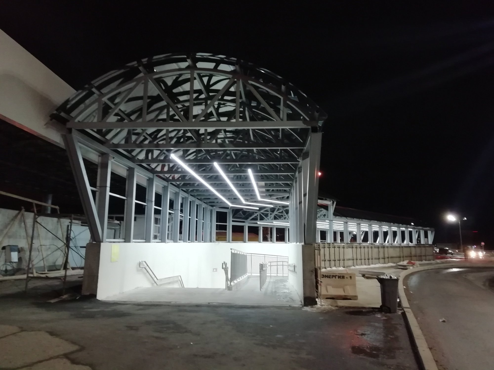 В новой подземке на «Автостанции» продолжаются строительные работы (фото)