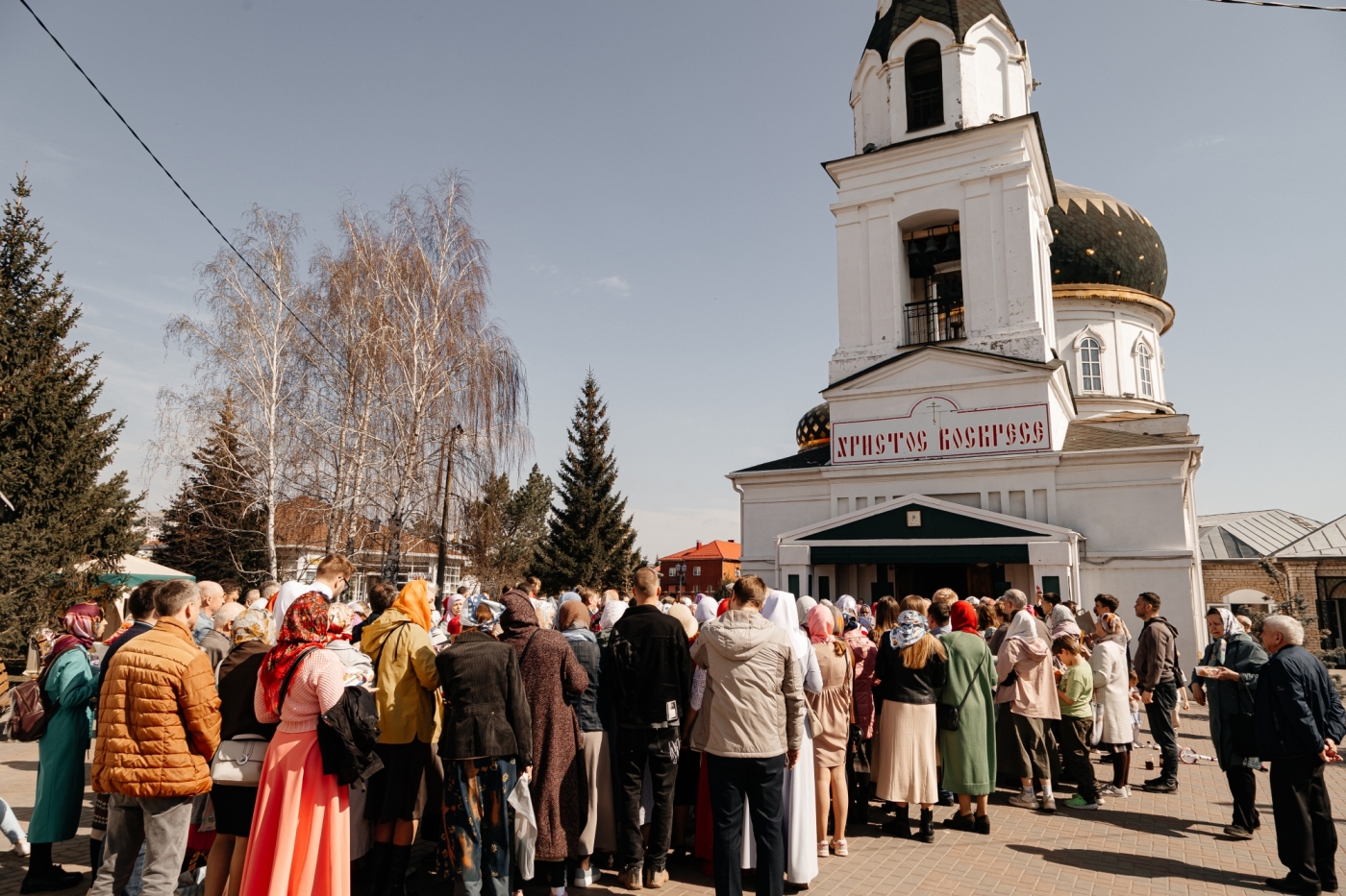 Фото: как в храмах Челнов освящают куличи на Пасху
