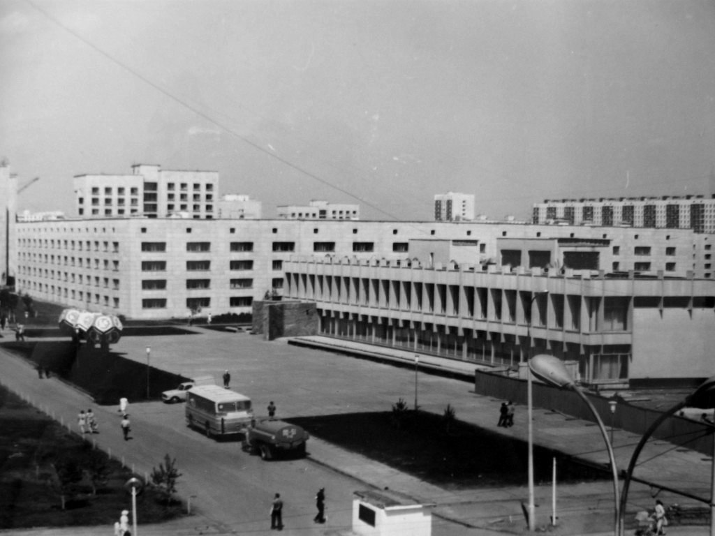 Как в Челнах в 70-е годы появился легендарный ресторан «Москва» (фото) Как в Челнах в 70-е годы появился легендарный ресторан «Москва» (фото)