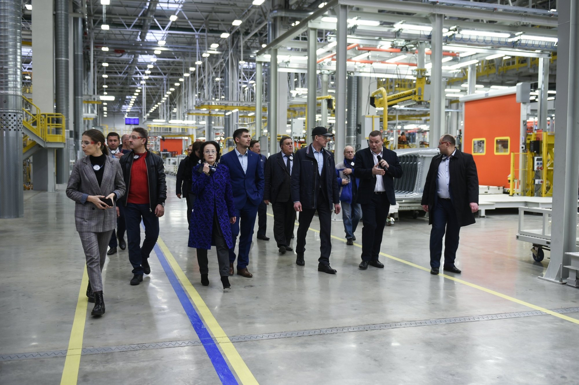Депутатам горсовета устроили экскурсию на «КАМАЗ» (фото)