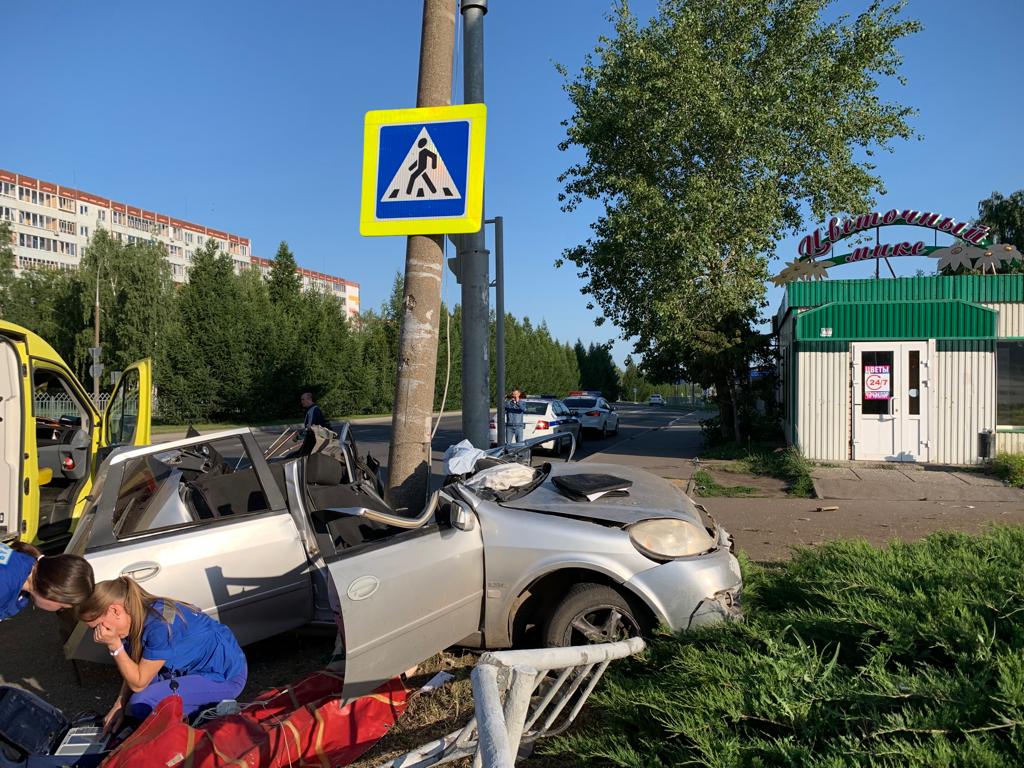 Въехал в фонарный столб - в центре Челнов произошла смертельная авария  15.06.2023