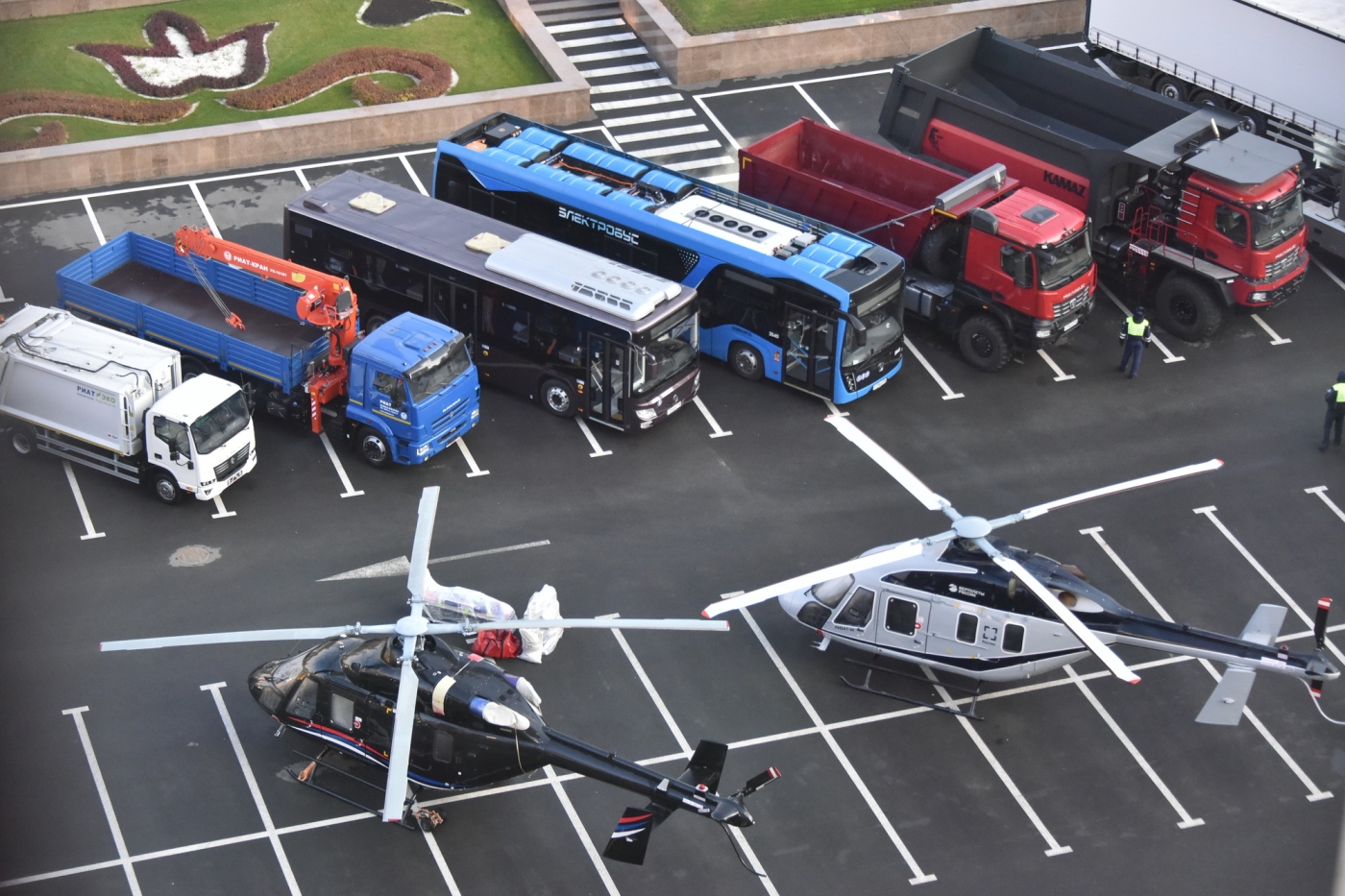 Фото: «КАМАЗ» представил новую технику в Казани на саммите БРИКС Фото: «КАМАЗ» представил новую технику в Казани на саммите БРИКС