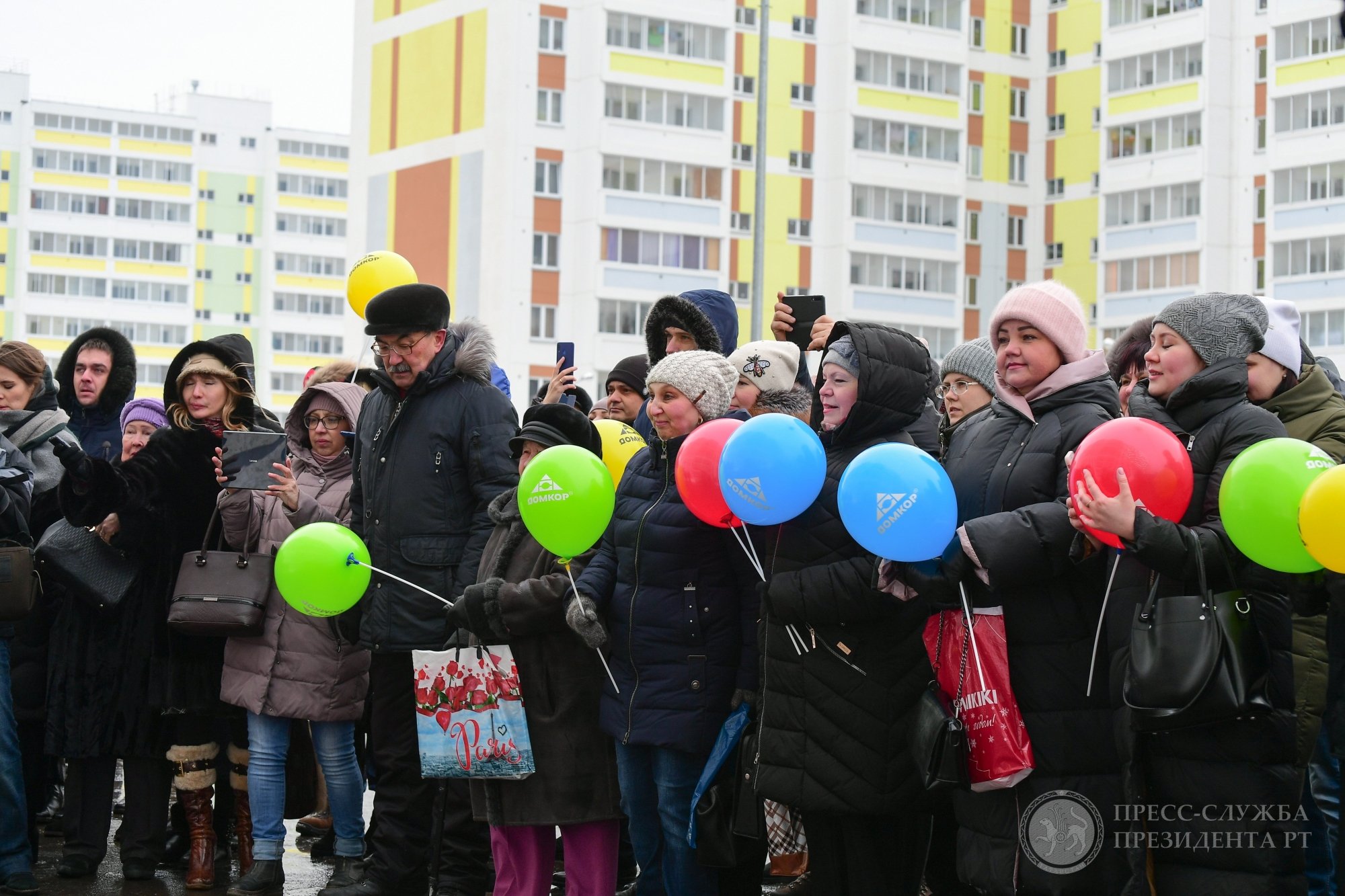 Рустам Минниханов принял участие в заселении ипотечного дома 63/12  23.12.2019