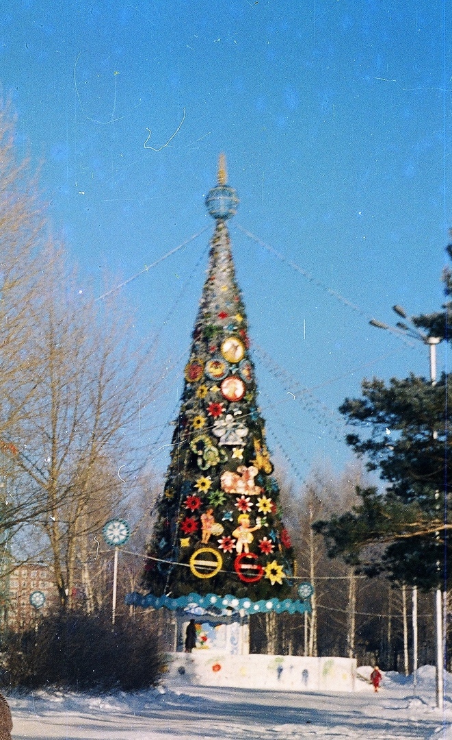 Хроники Нового года. Как в Челнах праздновали в прошлом веке 