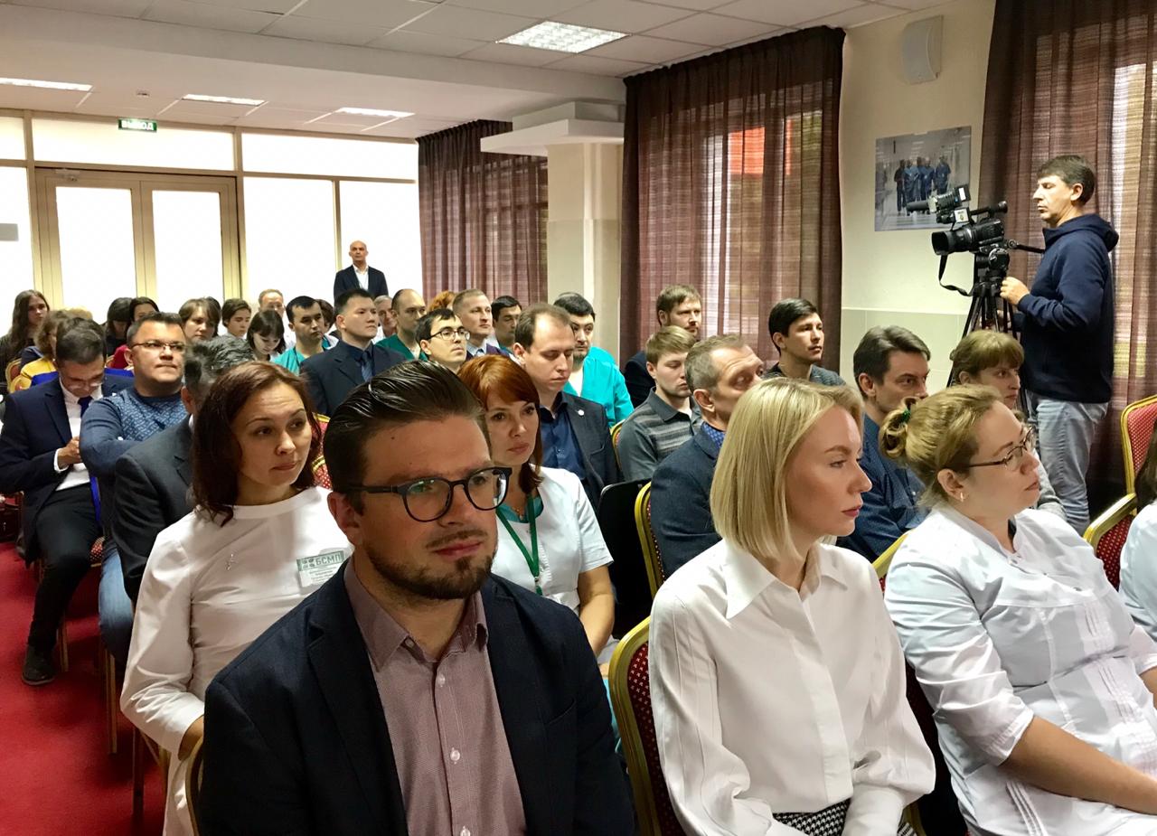 В БСМП известный в России кардиохирург провел операцию в прямом эфире