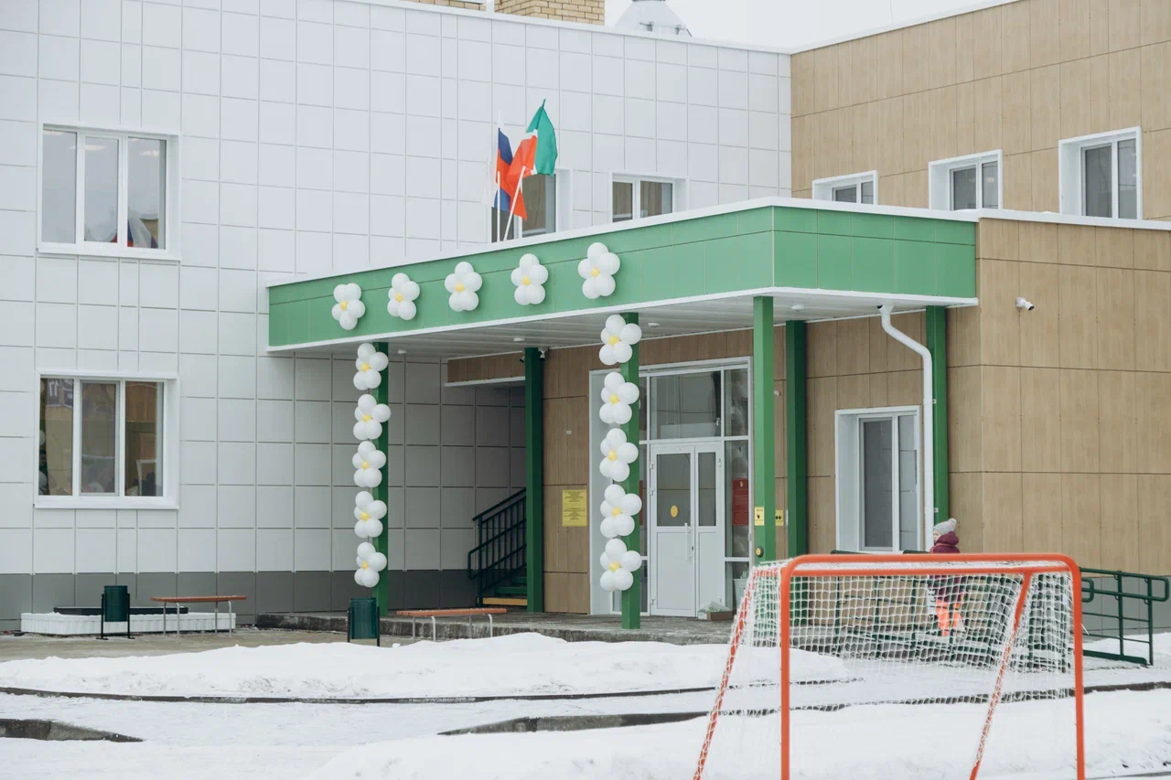 «Здесь будет 13 участков. Колышки в землю забили, распределили. Аукцион, говорят, был»