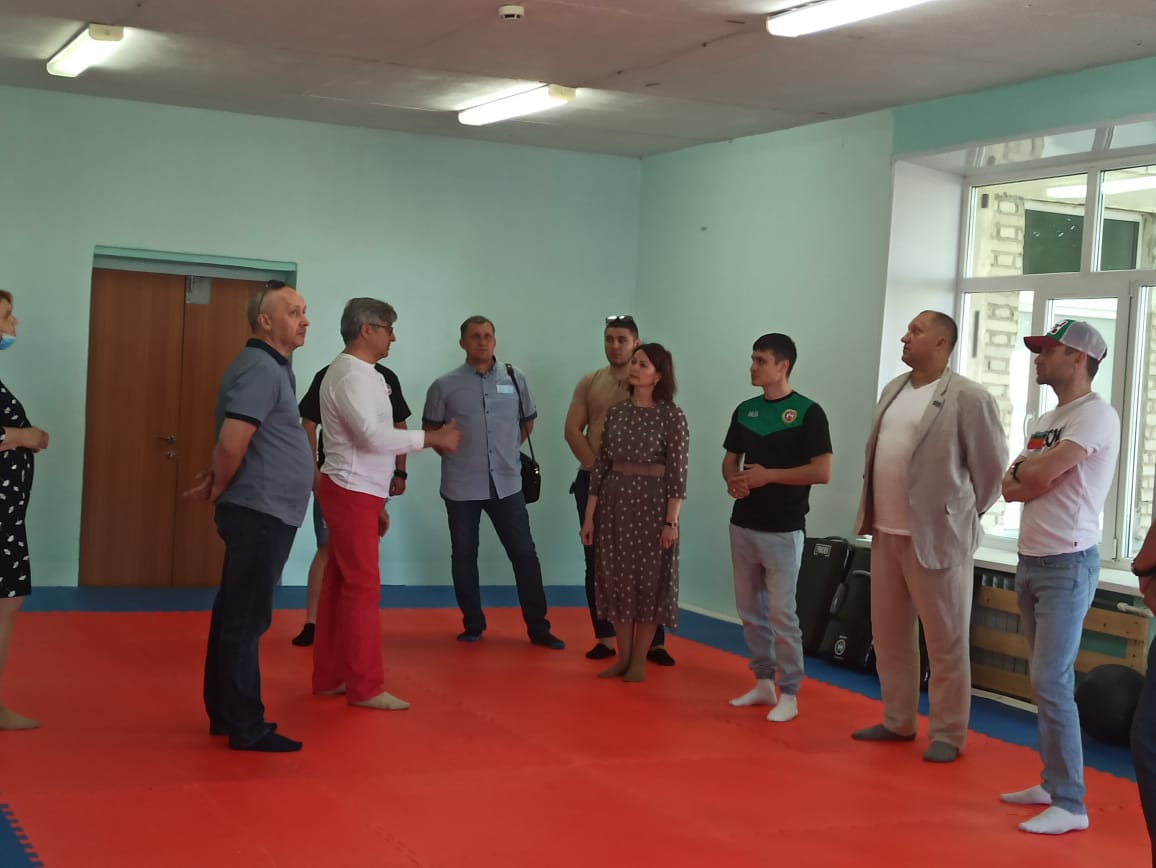 Шайхразиев открыл в Тукаевском районе зал для занятий кикбоксингом (фото)