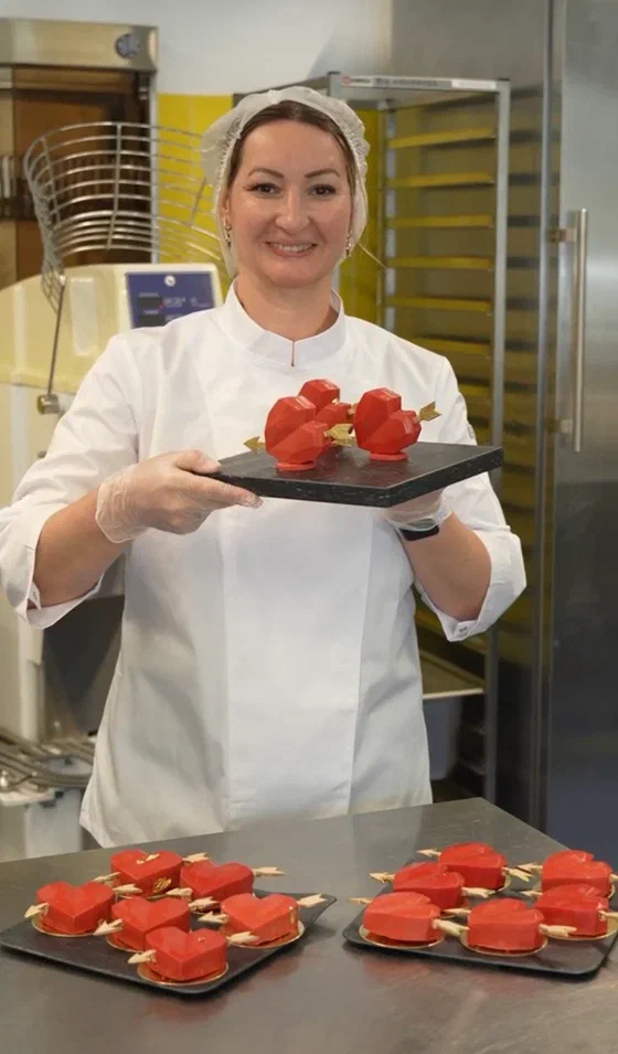 Кондитер из Челнов приготовила десерты по мотивам песен Филиппа Киркорова Кондитер из Челнов приготовила десерты по мотивам песен Филиппа Киркорова