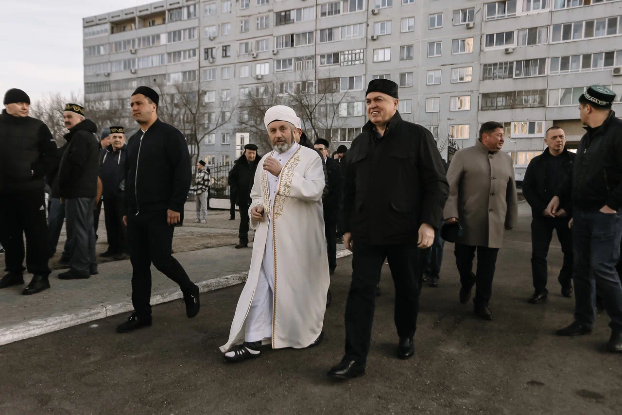 Фото: в мечетях города прошли гает-намазы в честь окончания месяца Рамадан