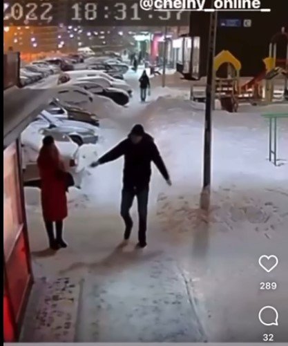 Полиция ищет мужчину, который размахивал пистолетом на улице (видео)