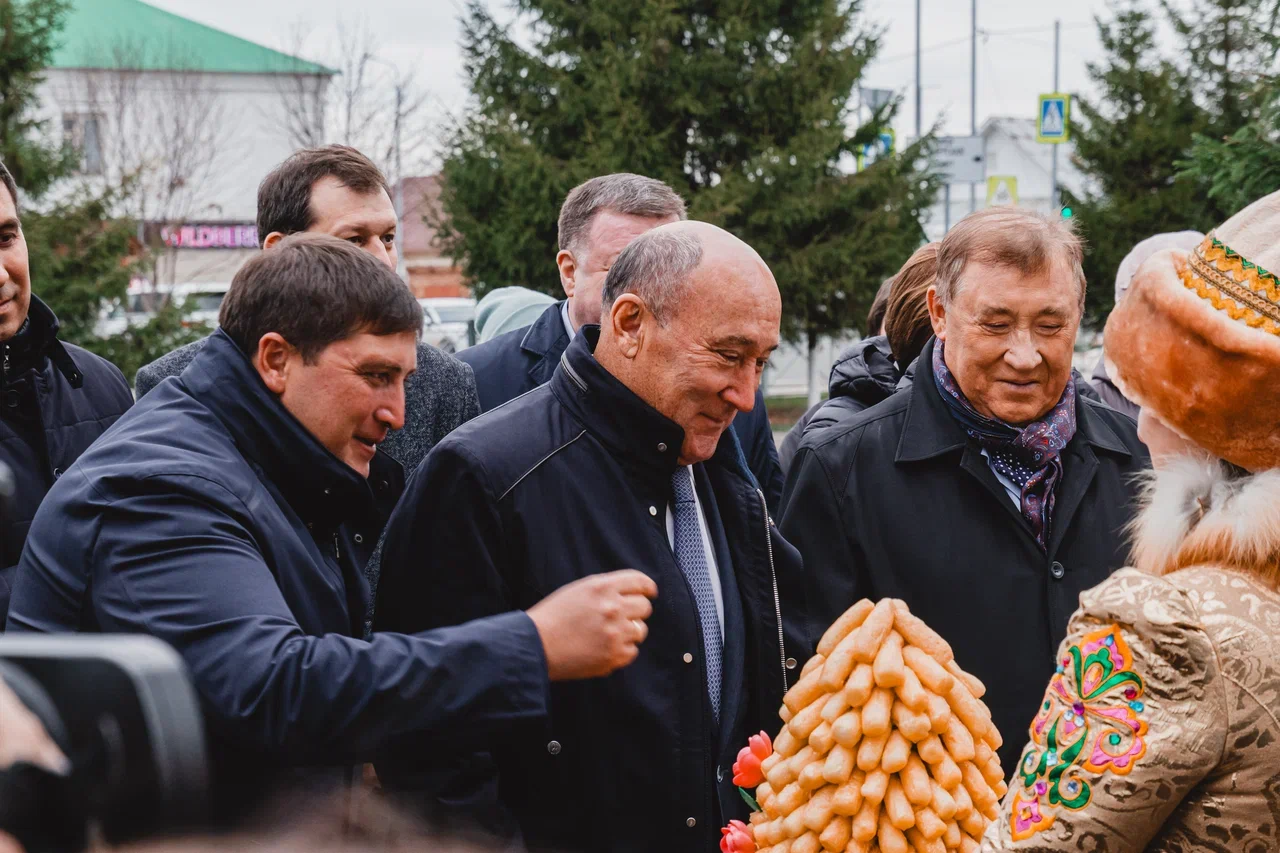 «Наиль Наруллинович вложил не только душу, но и 280 млн. А получил картину. Власть она вот такая…»