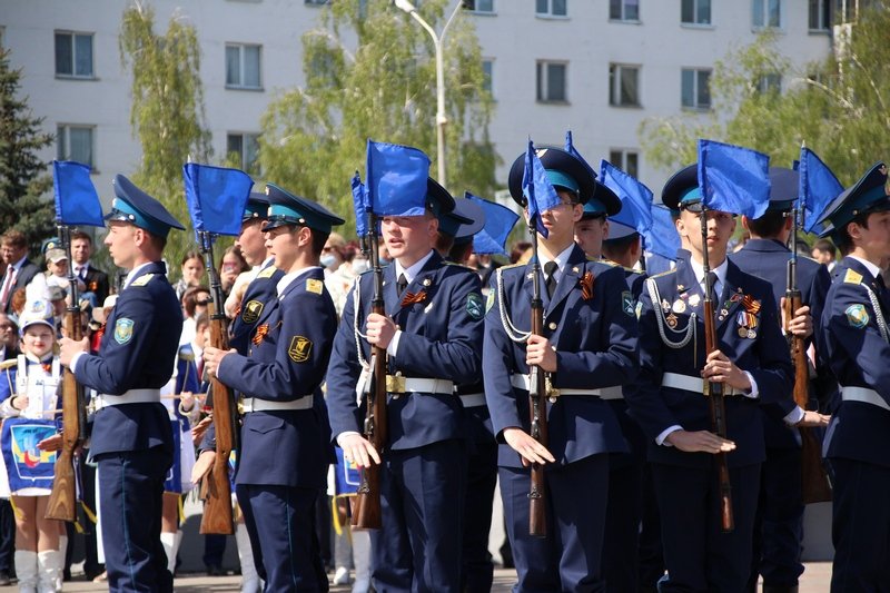 В Челнах хор из 250 учеников исполнил песни военных лет (видео)