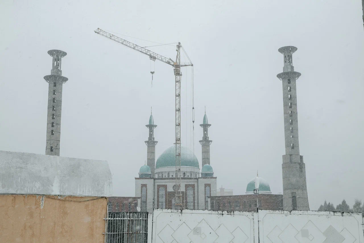 Фото: как Челны перед майскими праздниками накрыло снегом 