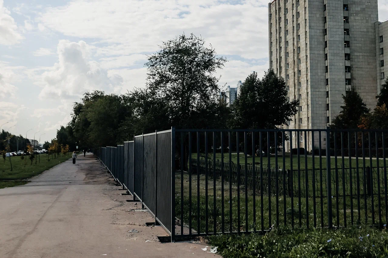 Фото: филиал КФУ огородил студенческий городок забором