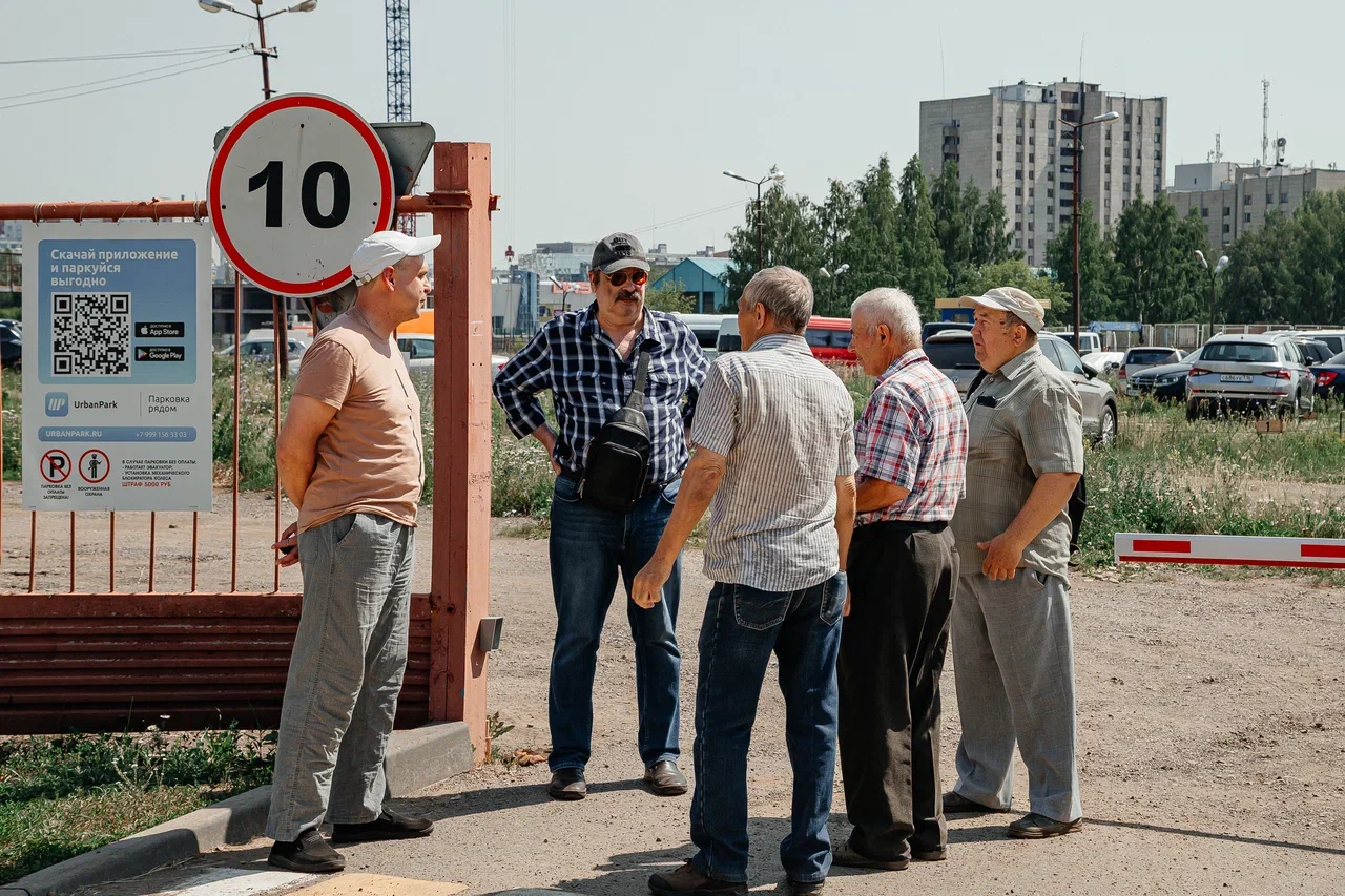 «А у меня две машины, и как с этим быть? За два доступа что ли платить? Морда не треснет?!»