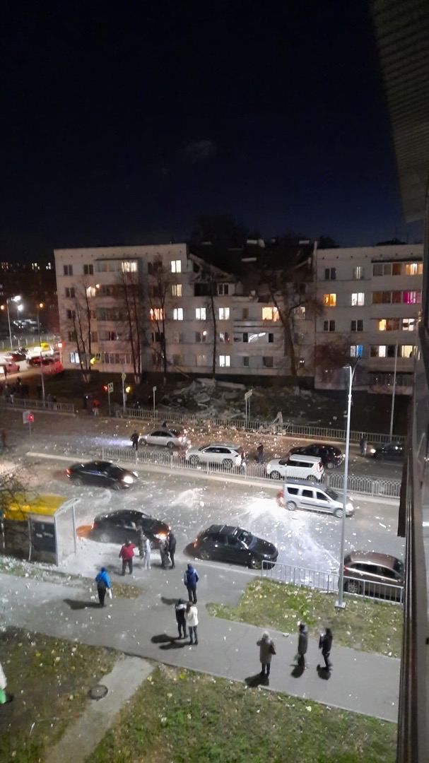 Взрыв в жилом доме Набережных Челнов - снесло четыре квартиры