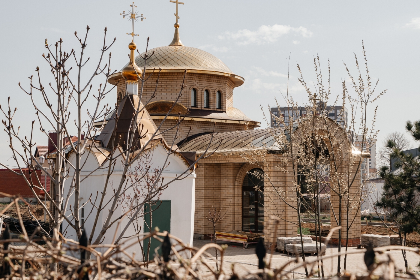 Фото: как в храмах Челнов освящают куличи на Пасху