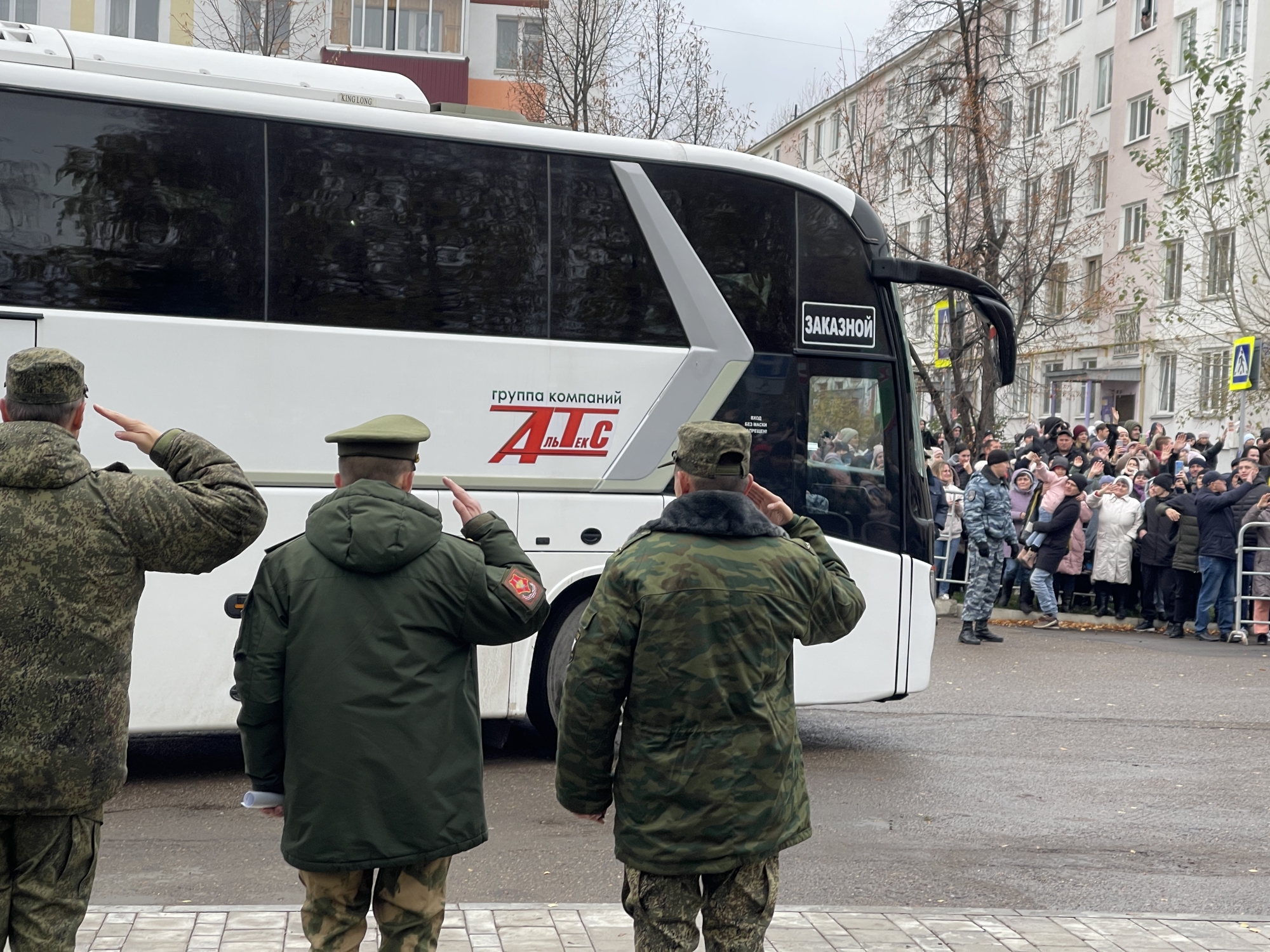 Еще два автобуса с мобилизованными выехали из Челнов (фото)