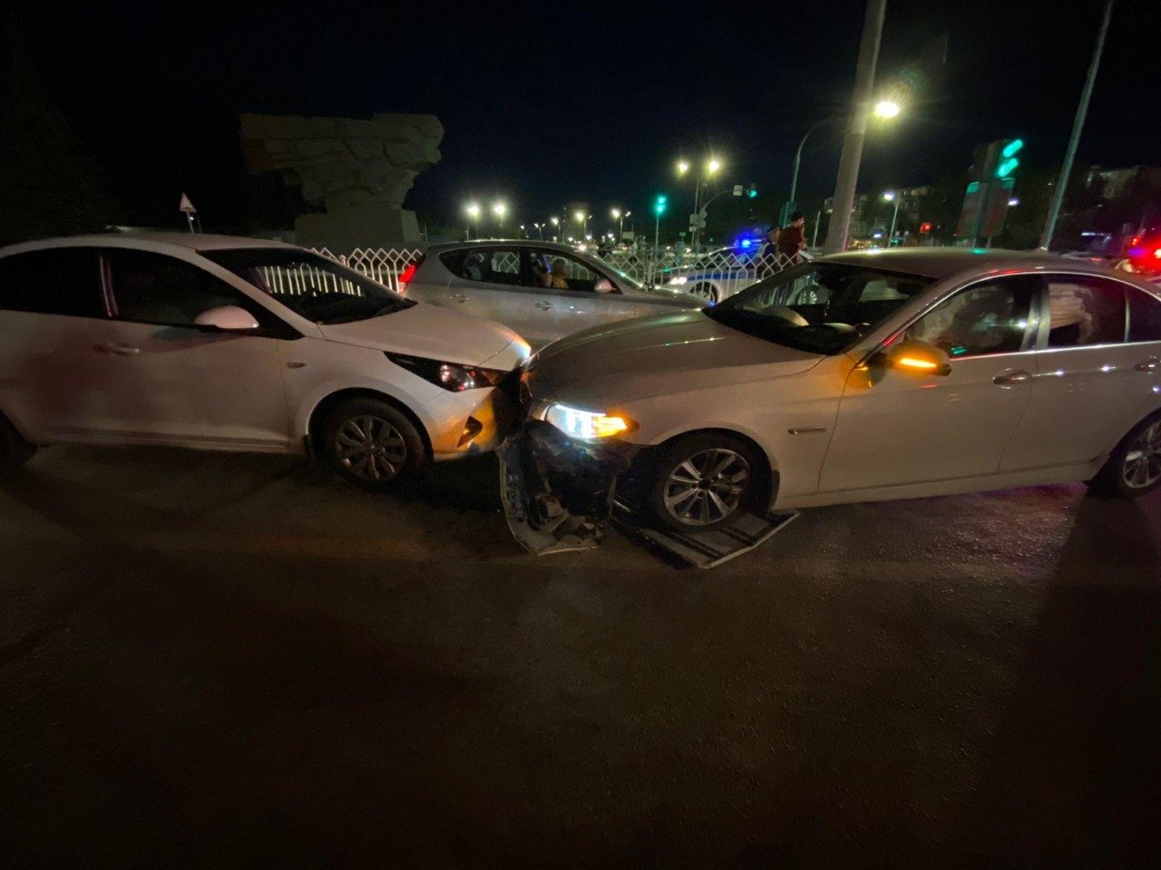Пьяный водитель на BMW уходил от погони, вылетел на встречку и устроил аварию   