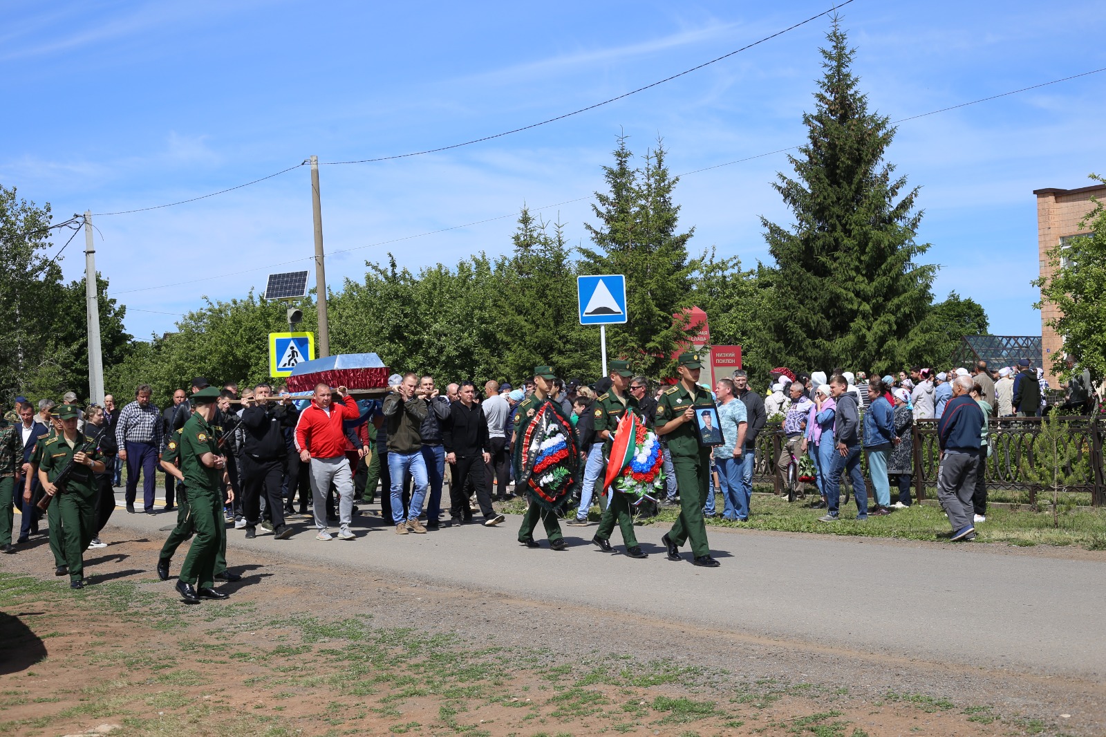 Под Челнами похоронили 30-летнего рядового, погибшего в спецоперации