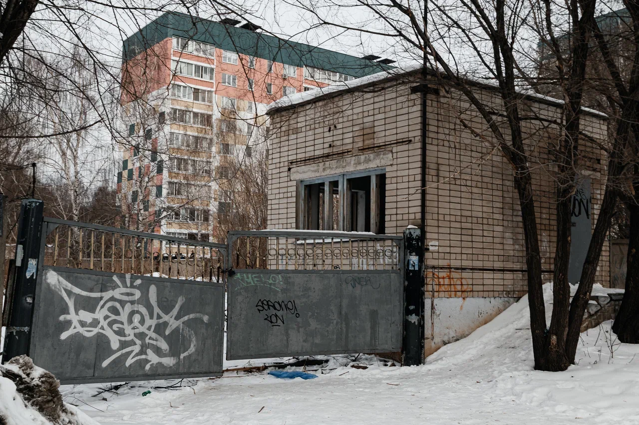 Фото: как выглядит заброшка Ленара Миргалиева, где пострадали дети