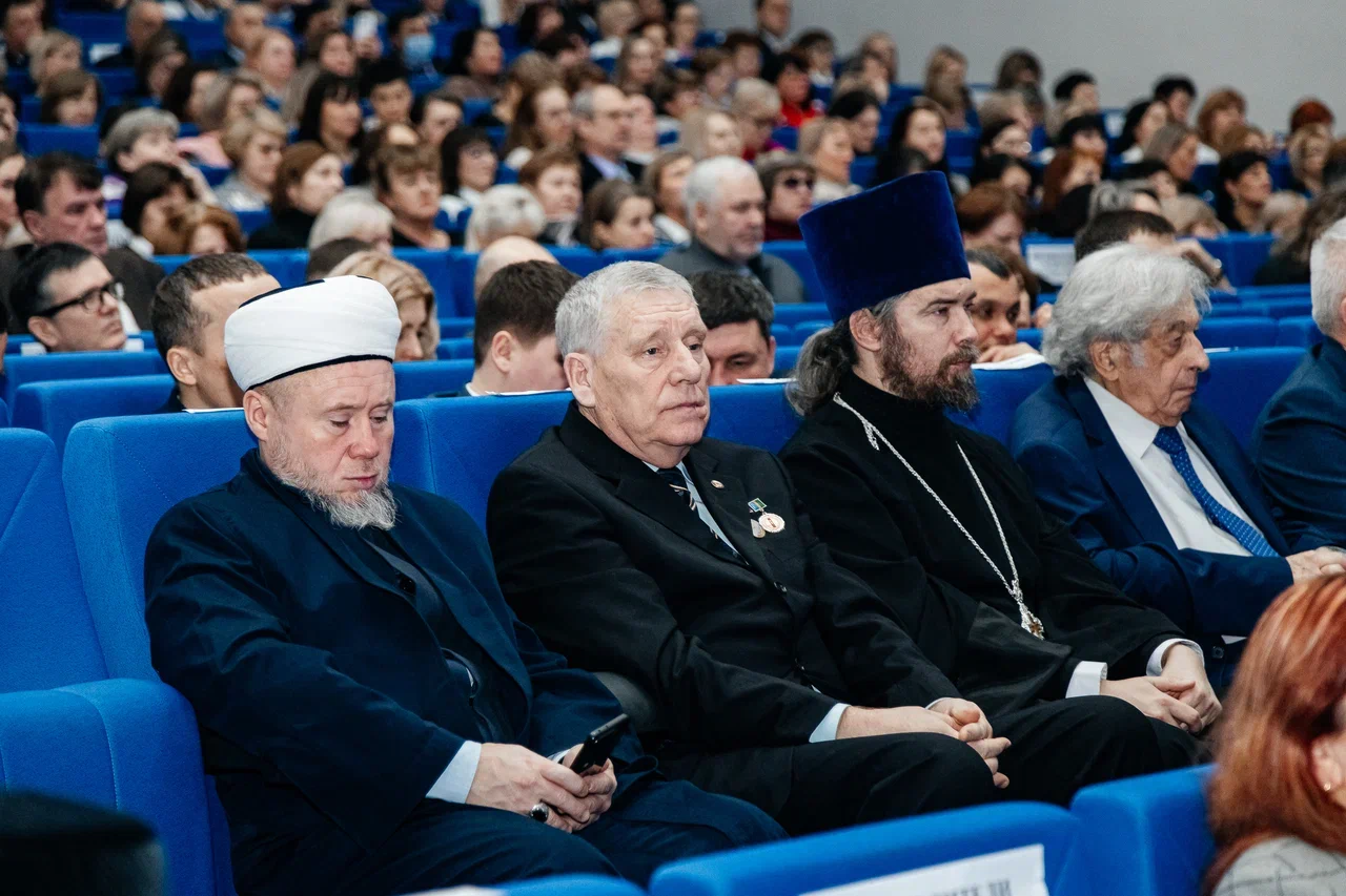 «Для себя мы ставим амбициозную задачу — стать столицей нефтехимии России»