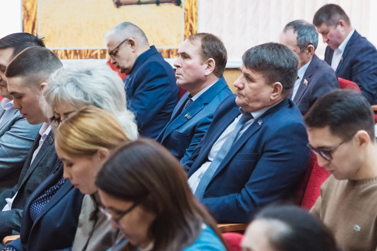 «Новый глава попросил нас остаться еще на отопительный период, чтобы поддержать район…» «Новый глава попросил нас остаться еще на отопительный период, чтобы поддержать район…»