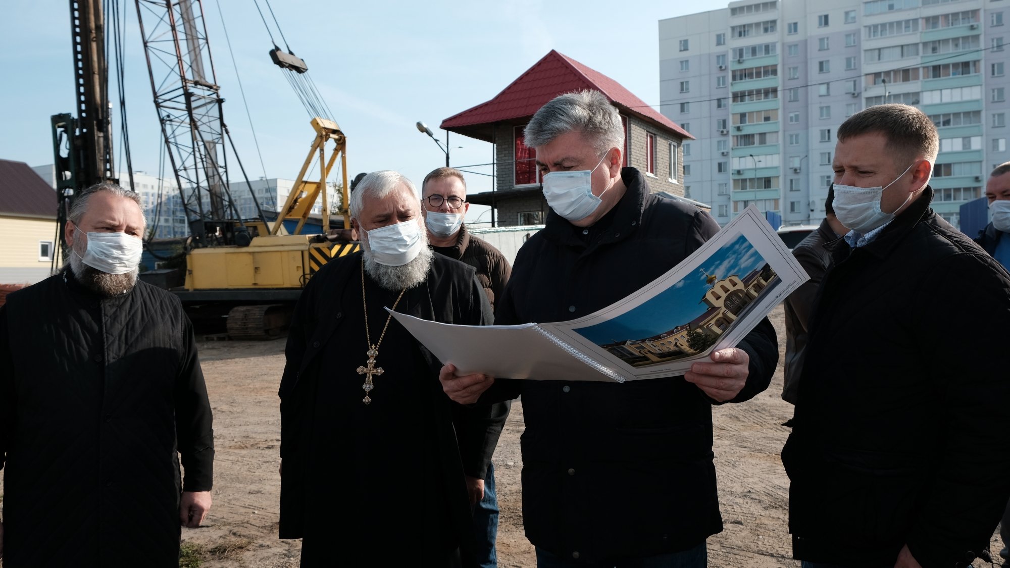 Магдеев посетил стройплощадку православной гимназии в Челнах