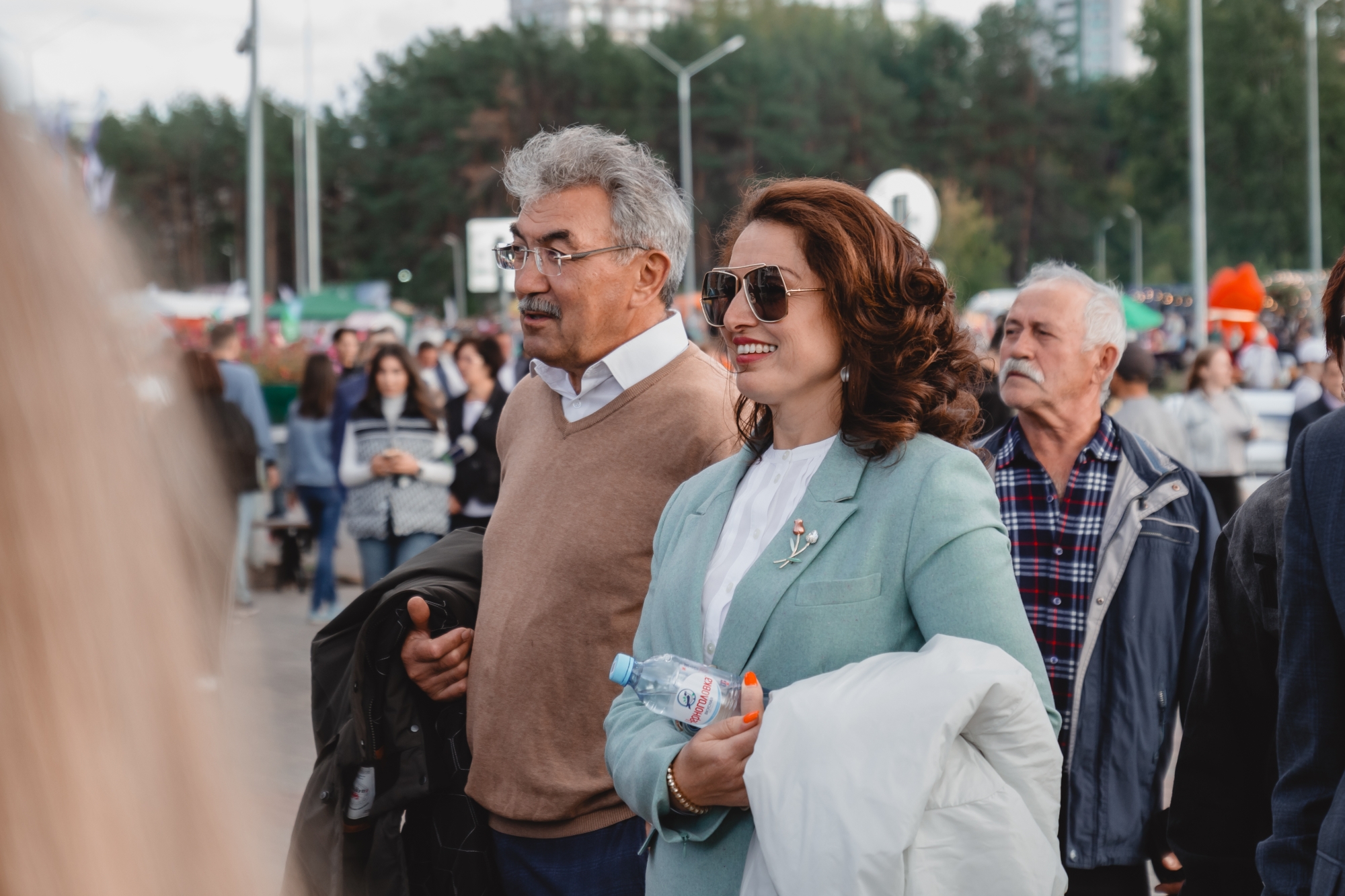 Как Магдеева угощали малиной и просили сделать селфи, чтобы «жена обалдела»