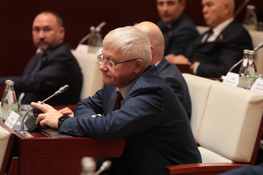 «Как компромиссный и справедливый вариант предлагаю сделать проезд бесплатным для жителей, сохранив плату для транзитного транспорта»