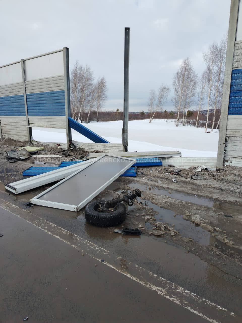 Семья из Челнов попала в смертельное ДТП в Тукаевском районе (фото)