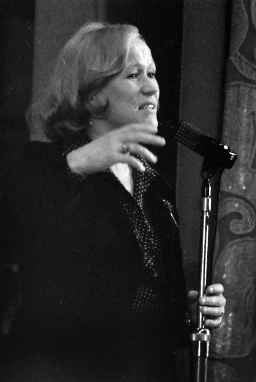 Как в Челнах встречали советских звезд - Пугачеву, Высоцкого и Окуджаву (фото) Как в Челнах встречали советских звезд - Пугачеву, Высоцкого и Окуджаву (фото)