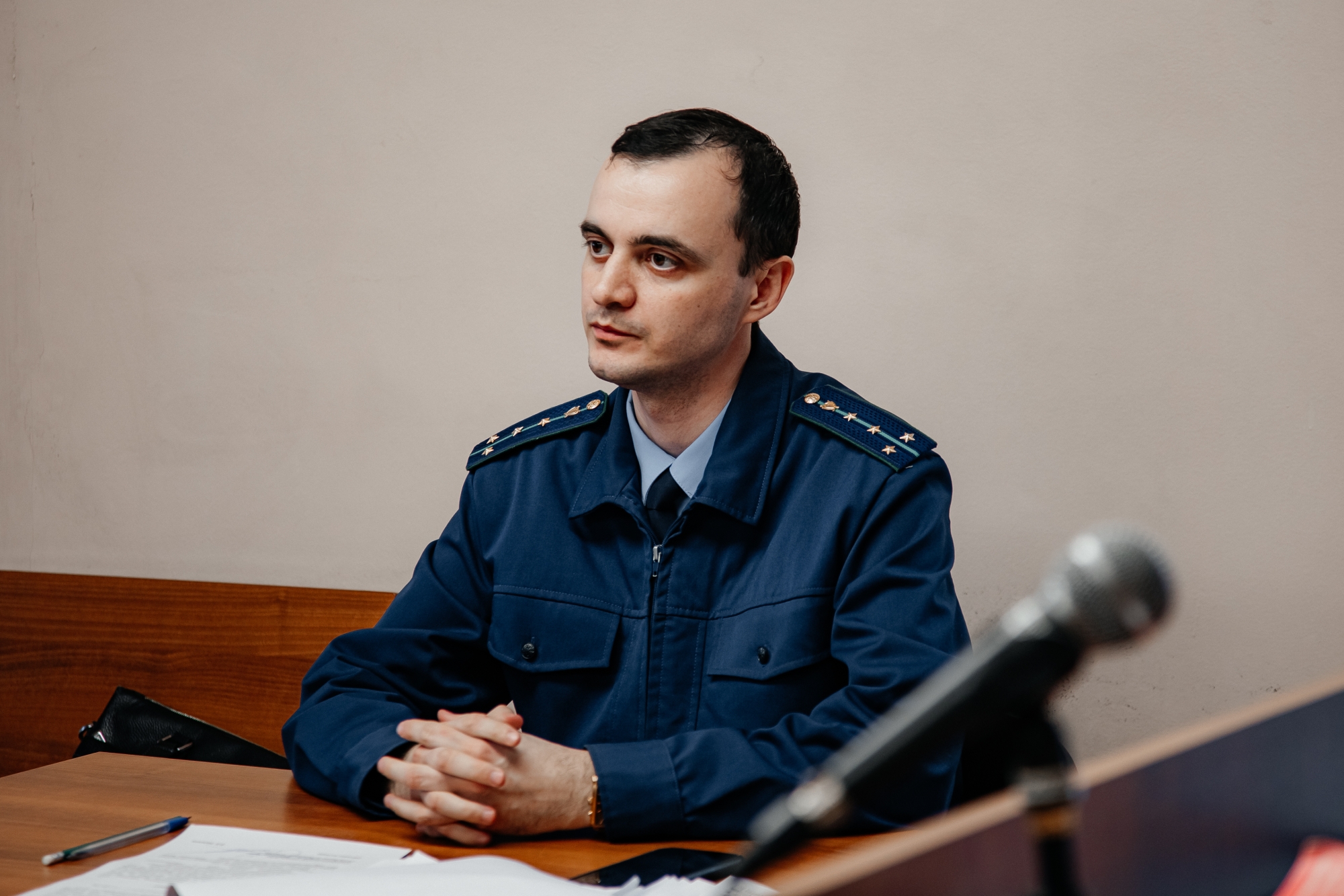 «Данная мера пресечения тоже излишне суровая. Но в настоящее время из двух зол выбираем меньшее»