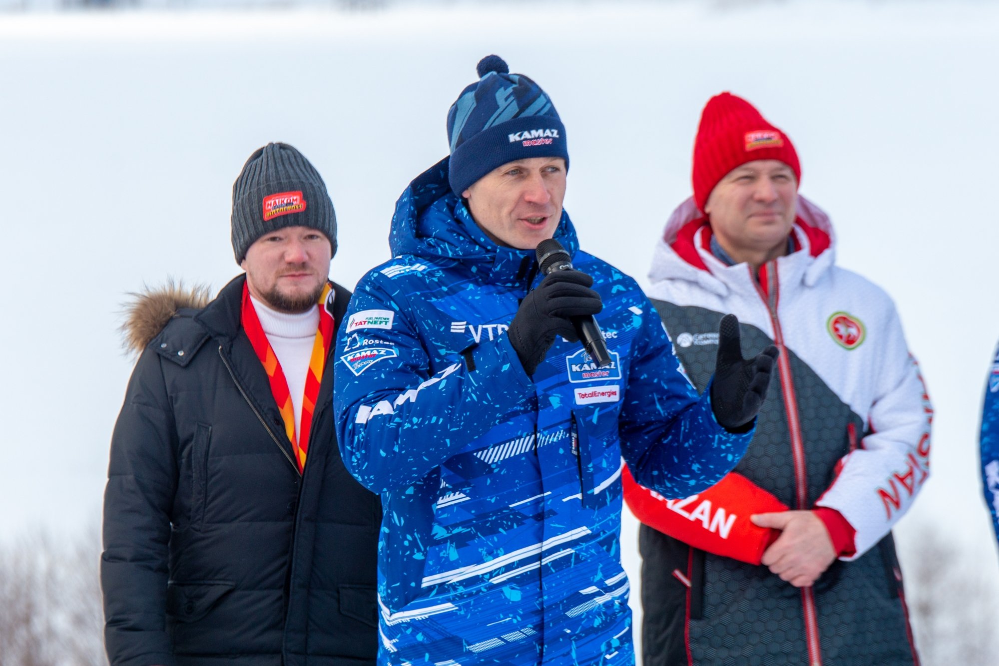 Видео: Чемпионат России по сноубайку и снегоходам собрал полные трибуны 