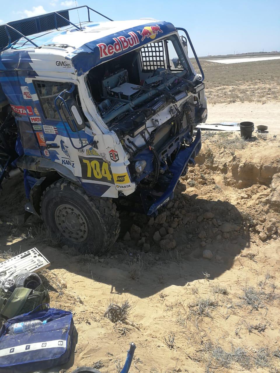 Экипаж Эдуарда Николаева попал в аварию на ралли в Казахстане. Фото