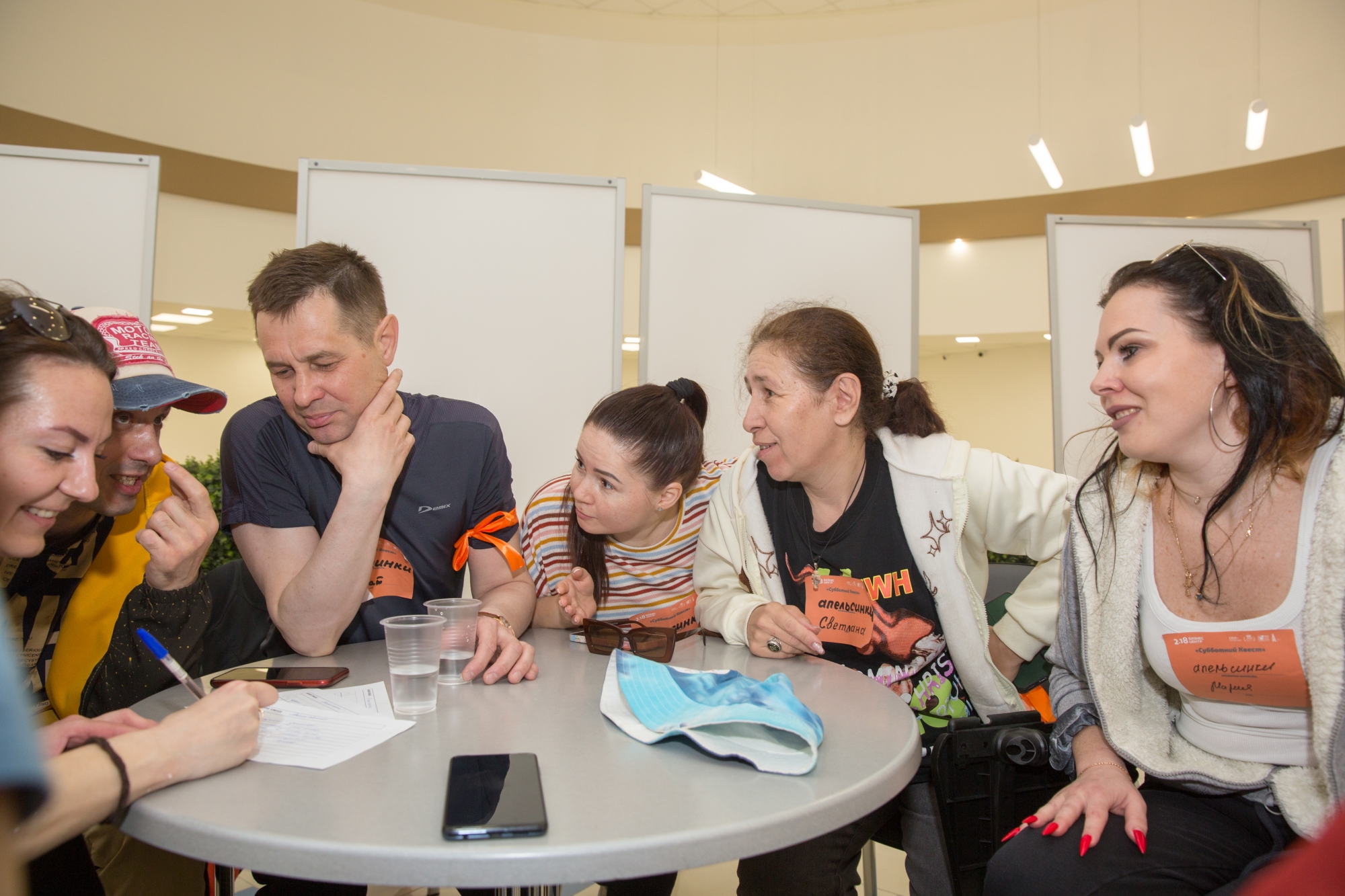 Уборка листьев на скорость и забег на 24 этаж: субботний квест от Бизнес-Центра  «2.18»