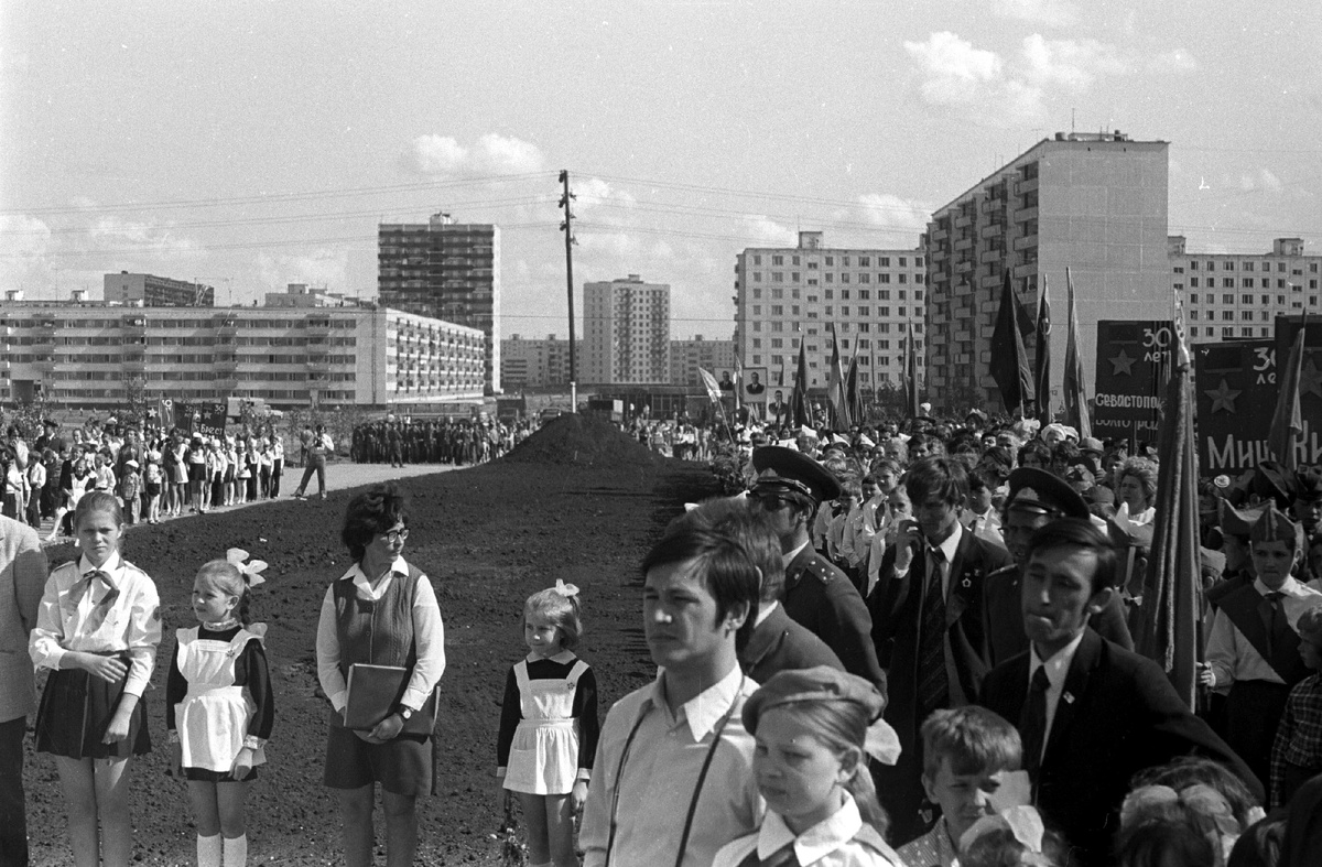 Как и где в Челнах парад Победы проходил 50 лет назад (фото) Как и где в Челнах парад Победы проходил 50 лет назад (фото)